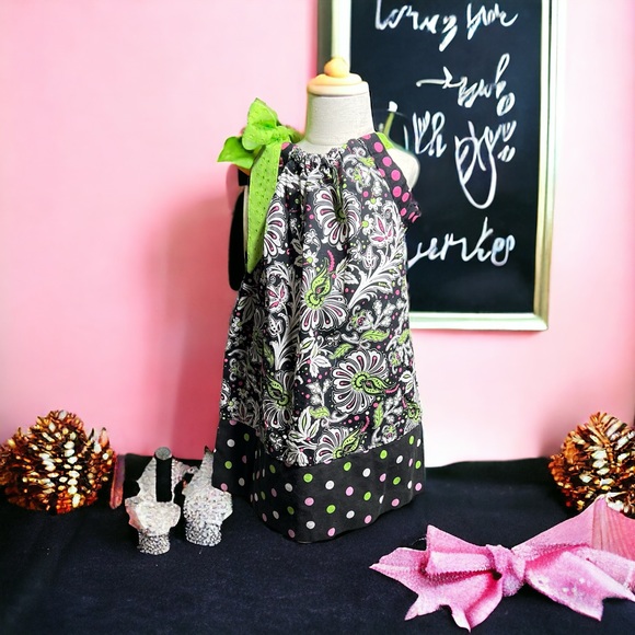 Three year old, handmade, polkadot and floral pillowcase dress. - Picture 3 of 4